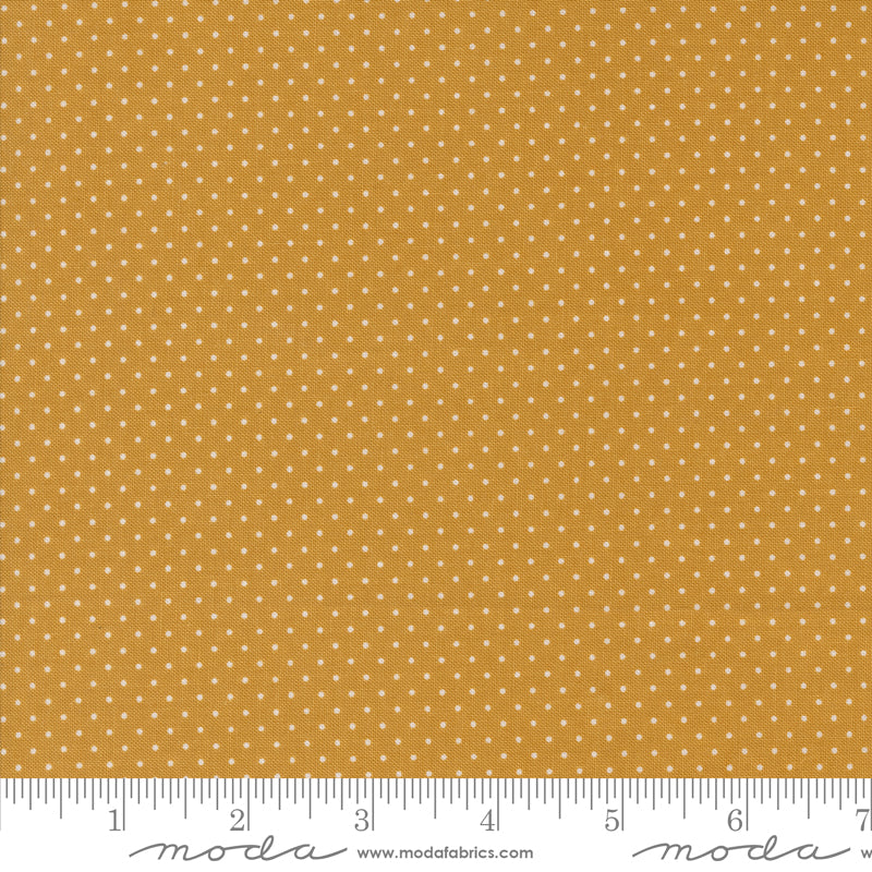 Sun-Drenched Farmhouse Dot Golden Fat Quarter (Moda)