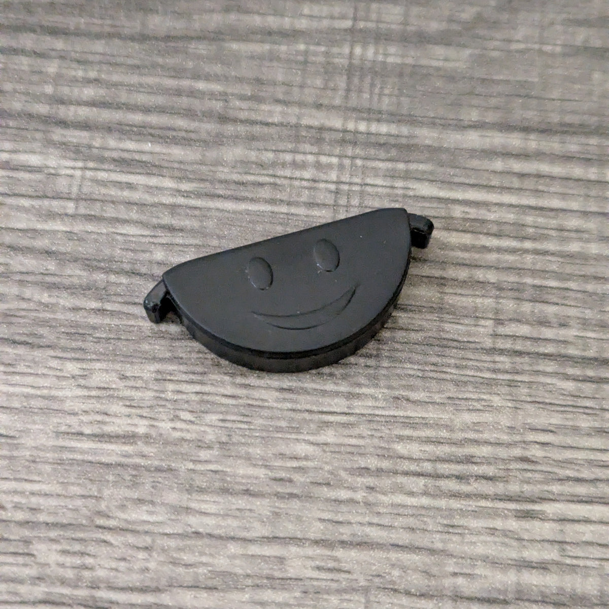 Sew Tasty Smiley Face Magnetic Seam Guide