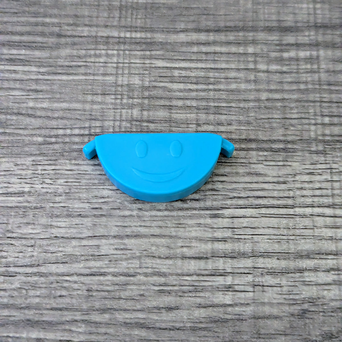 Sew Tasty Smiley Face Magnetic Seam Guide